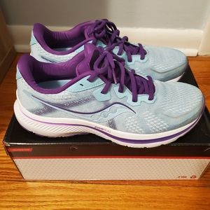 LIKE NEW Women's Saucony Omni 20 Sneakers